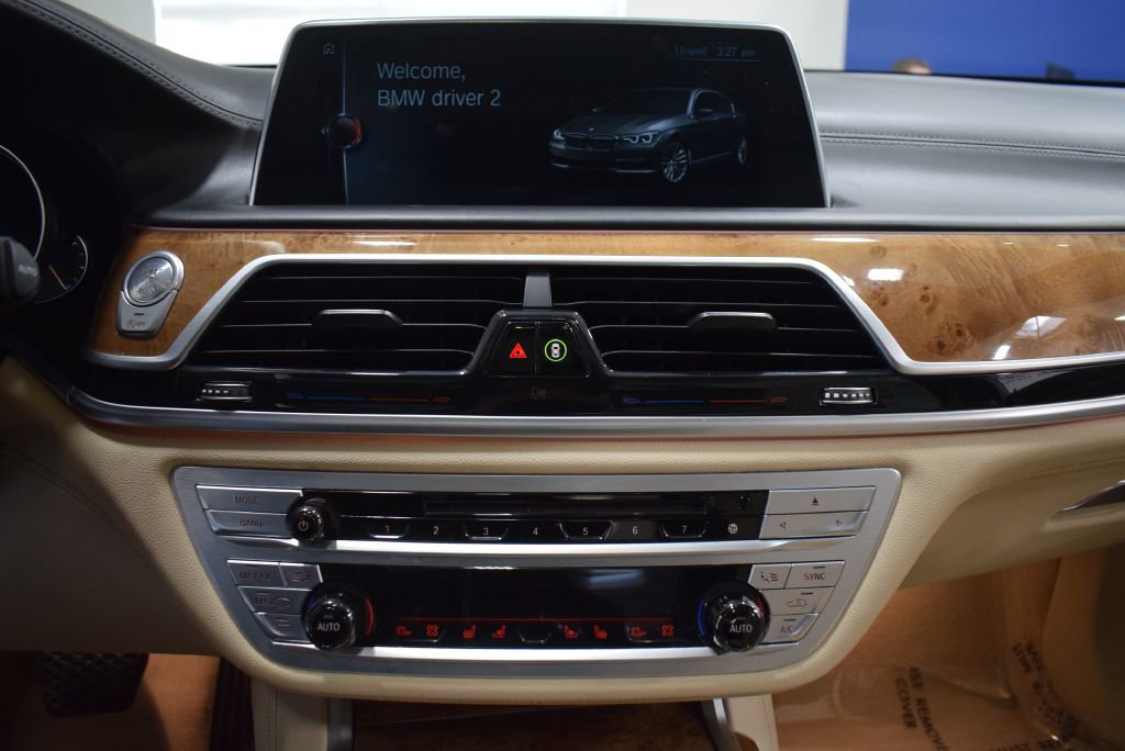 Used 2017 BMW 750i xDrive image 23