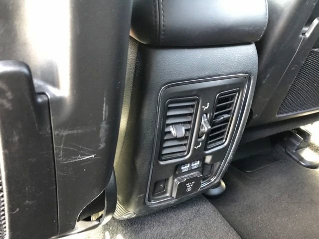 Used 2022 Jeep Grand Cherokee Limited w/ Technology Group AWD/4WD image 21