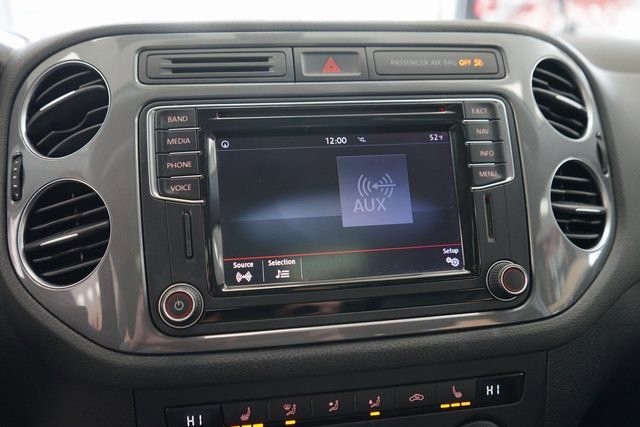 Used 2017 Volkswagen Tiguan Sport image 37