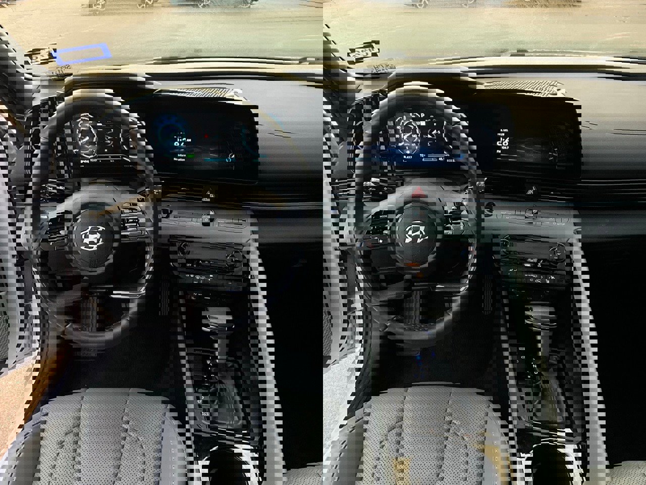 Used 2025 Hyundai Elantra Limited image 13