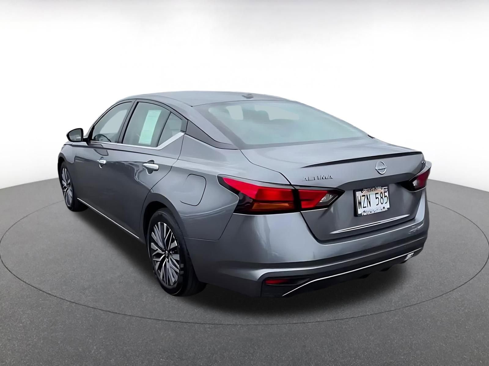Used 2024 Nissan Altima 2.5 SV FWD image 11