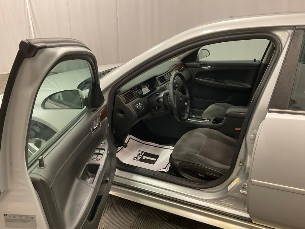 Used 2012 Chevrolet Impala LT w/ LT Sunroof Package image 9