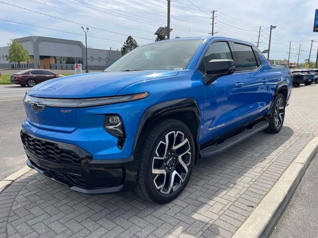 Used 2025 Chevrolet Silverado EV RST image 3