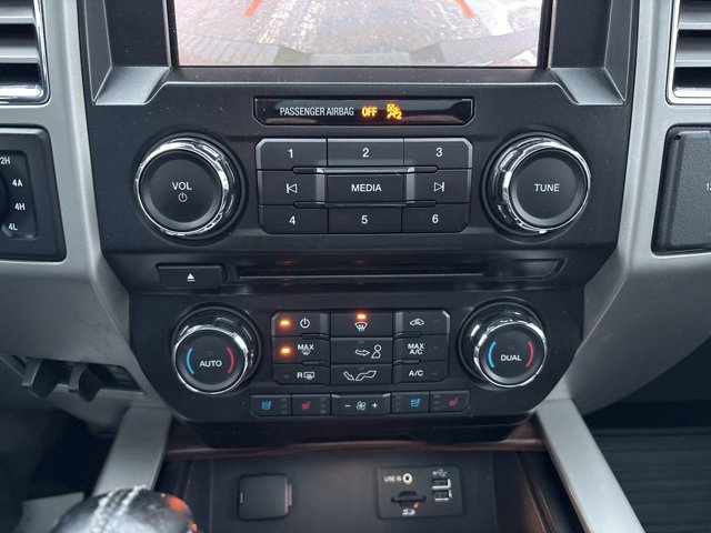 Used 2015 Ford F150 Lariat image 31