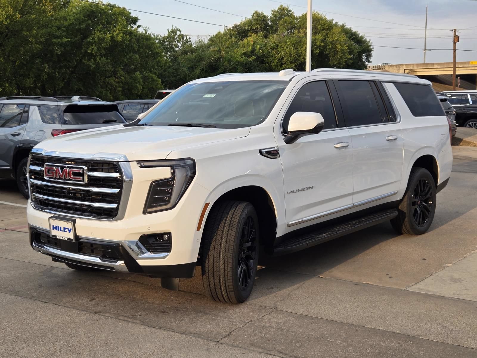 New 2026 GMC Yukon XL Elevation w/ Elevation Premium Package AWD/4WD image 2