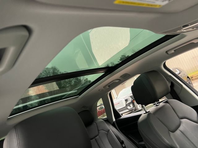 Used 2019 Audi Q5 Prestige w/ Prestige Package image 39