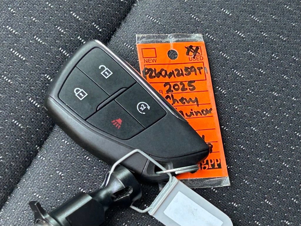 Used 2025 Chevrolet Equinox EV LT FWD image 49