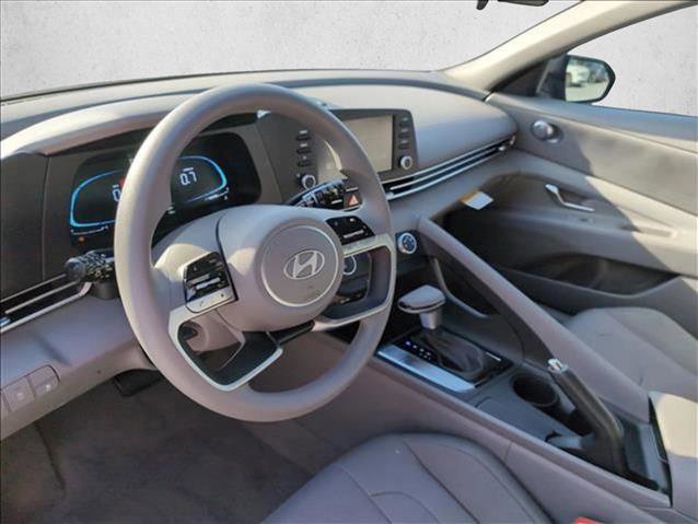 New 2026 Hyundai Elantra SE image 3