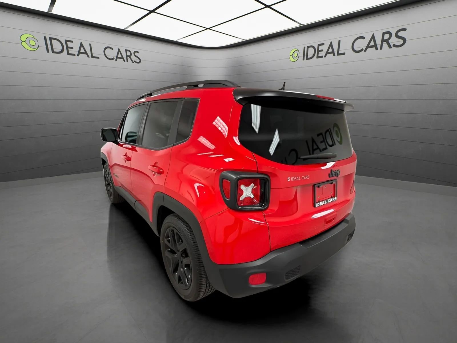 Used 2018 Jeep Renegade Altitude FWD image 6