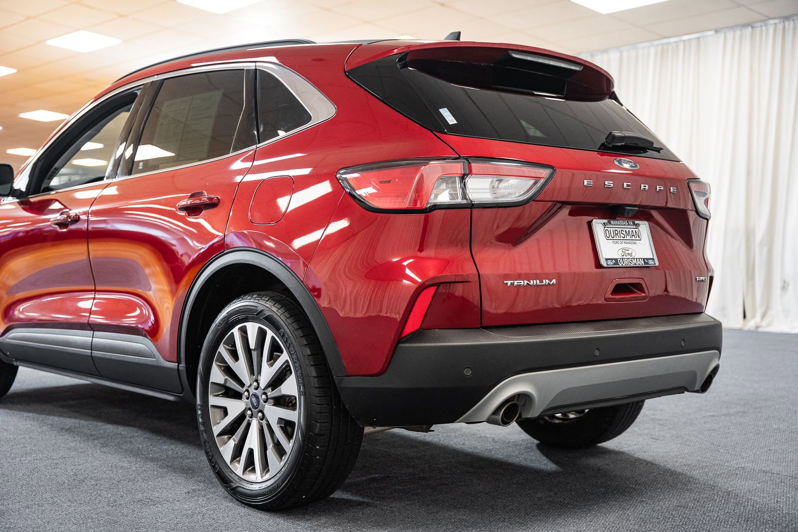 Certified 2022 Ford Escape Titanium AWD/4WD image 6