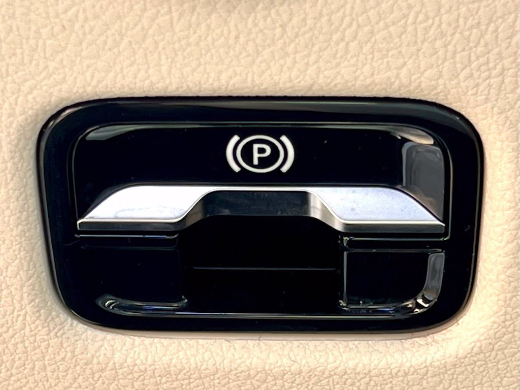 Certified 2023 Mercedes-Benz C 300 4MATIC Sedan image 28