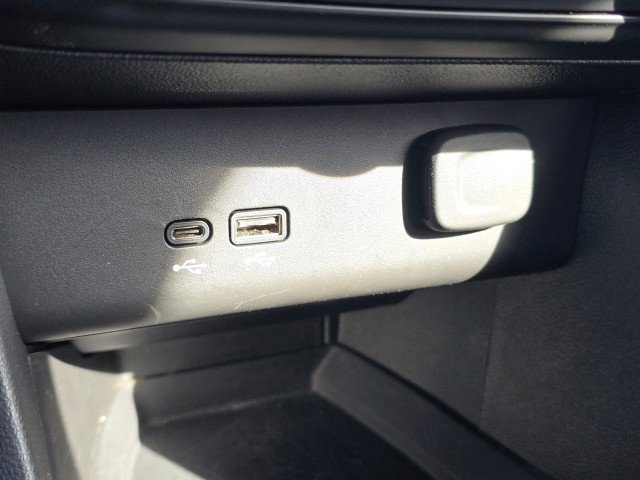 Used 2025 Buick Encore GX Preferred AWD/4WD image 38