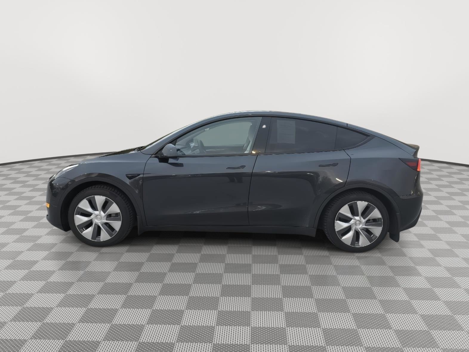 Used 2024 Tesla Model Y Long Range AWD/4WD image 9