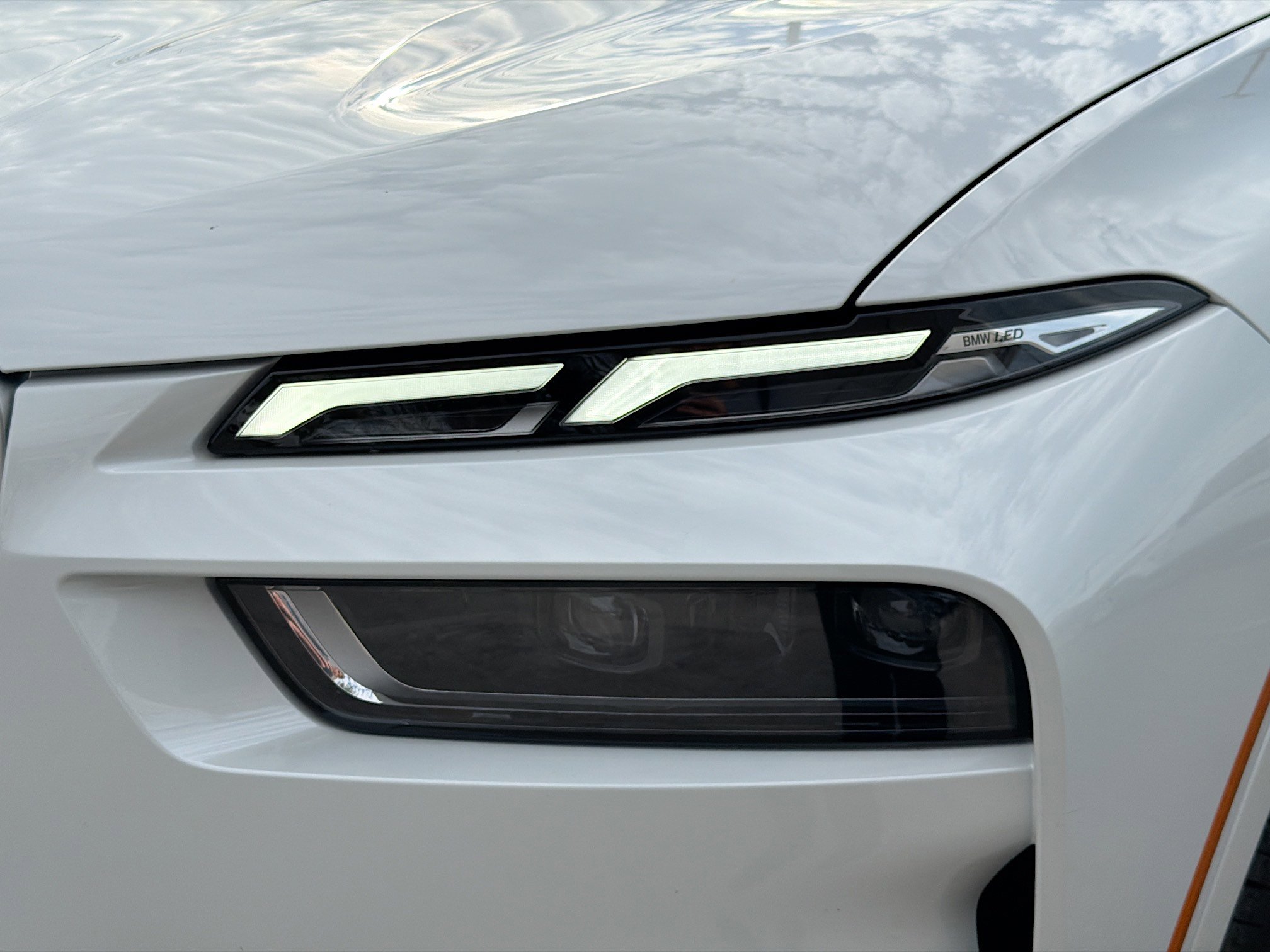 Used 2025 BMW X7 xDrive40i w/ Premium Package image 9