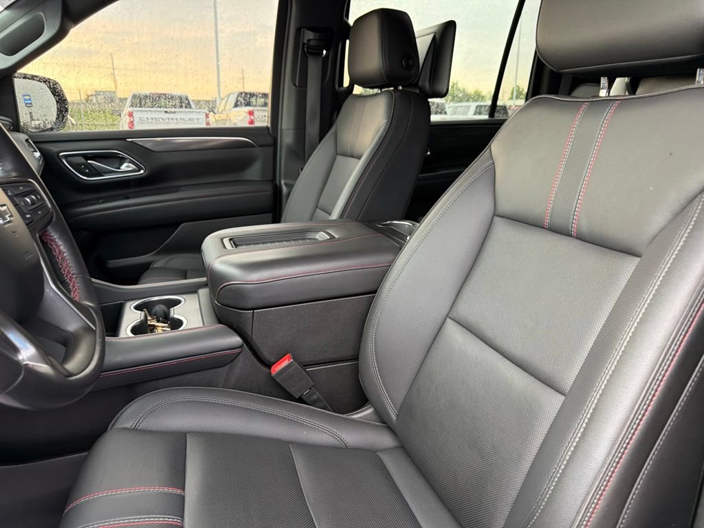 Used 2022 Chevrolet Suburban RST w/ Luxury Package AWD/4WD image 19