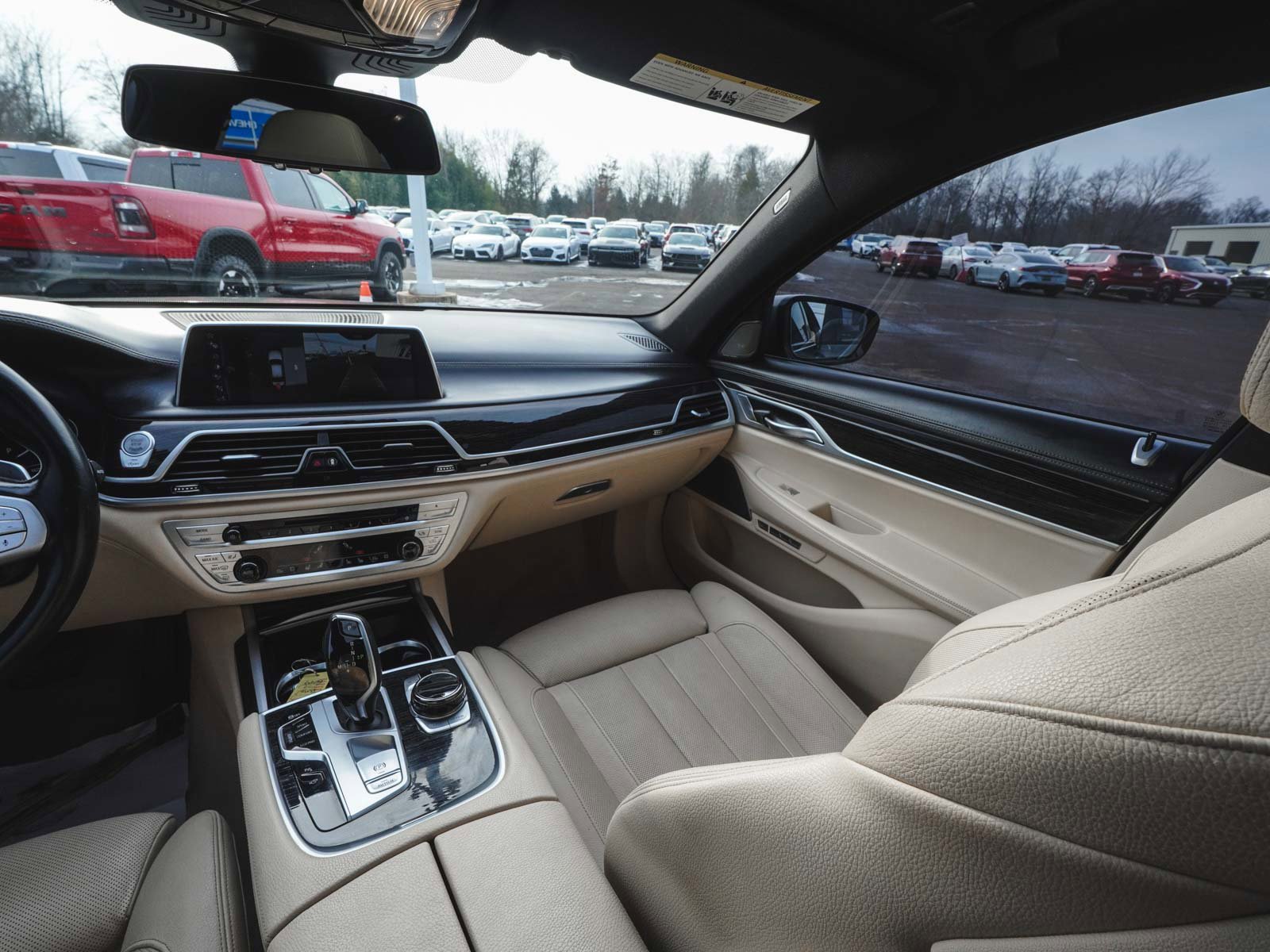 Used 2017 BMW 740i image 40