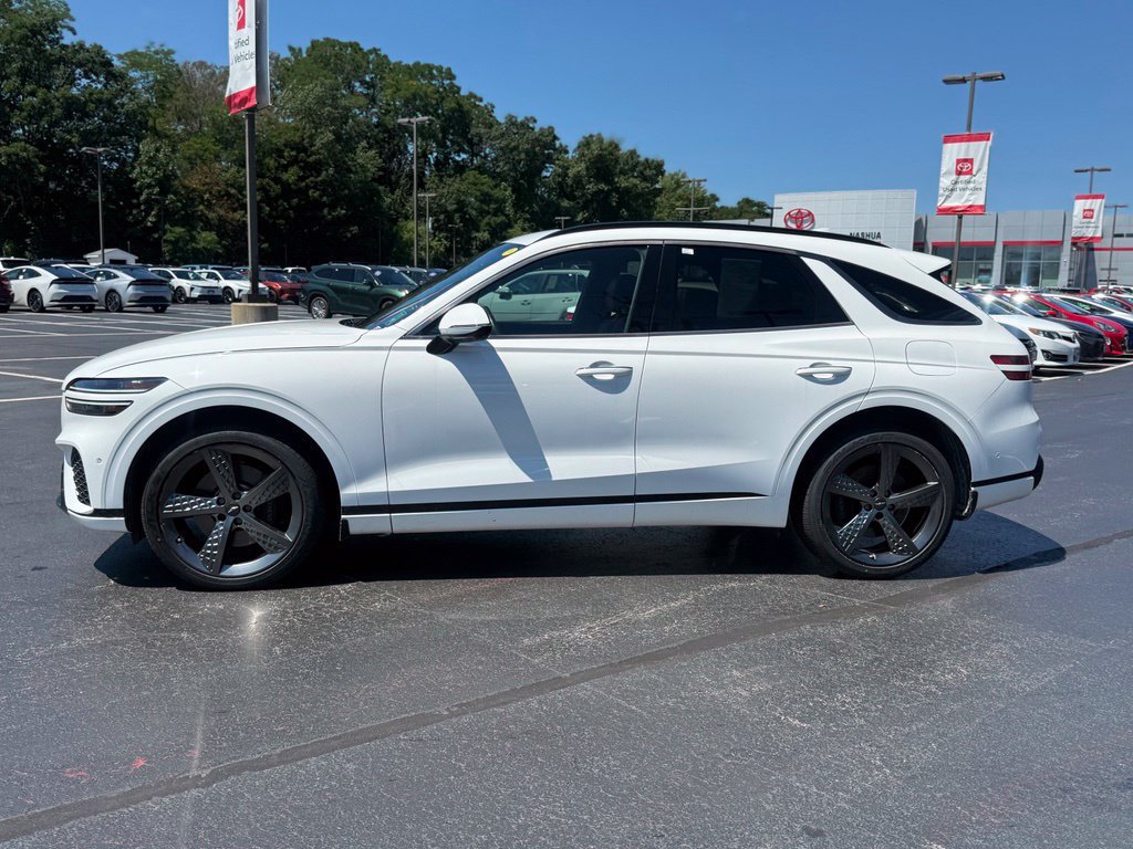 Used 2023 Genesis GV70 2.5T w/ Sport Prestige Package AWD/4WD image 3