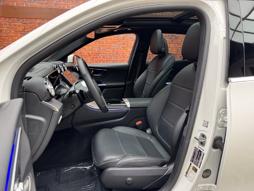 Certified 2025 Mercedes-Benz GLC 300 4MATIC image 23