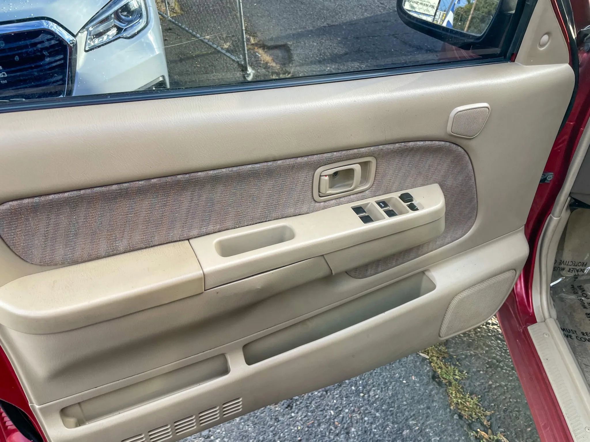 Used 2000 Nissan Frontier XE image 12