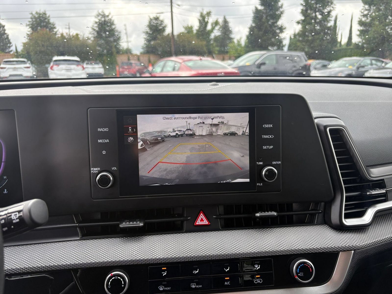 Used 2025 Kia Sportage LX FWD image 23