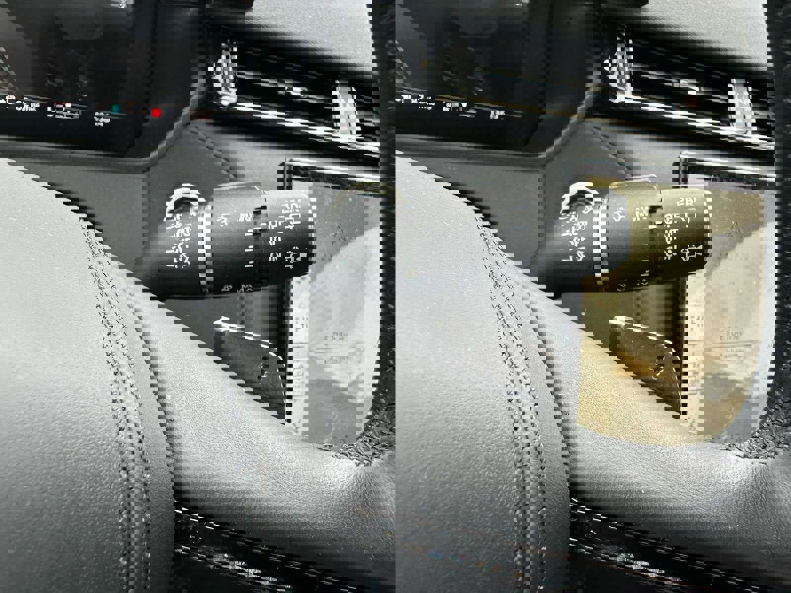 Used 2024 Land Rover Range Rover Velar S image 35