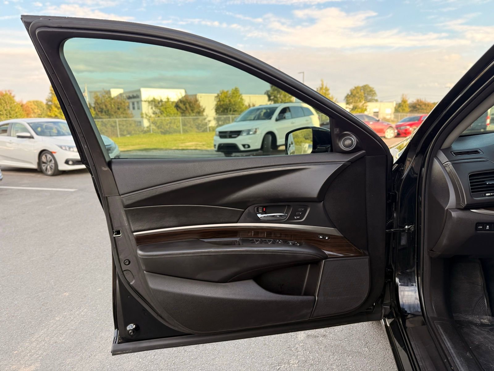 Used 2014 Acura RLX w/ Technology Package image 9