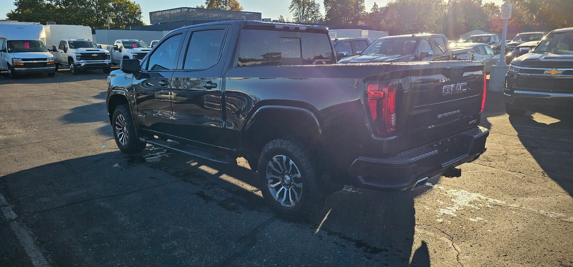 Used 2020 GMC Sierra 1500 AT4 w/ AT4 Premium Package AWD/4WD image 5