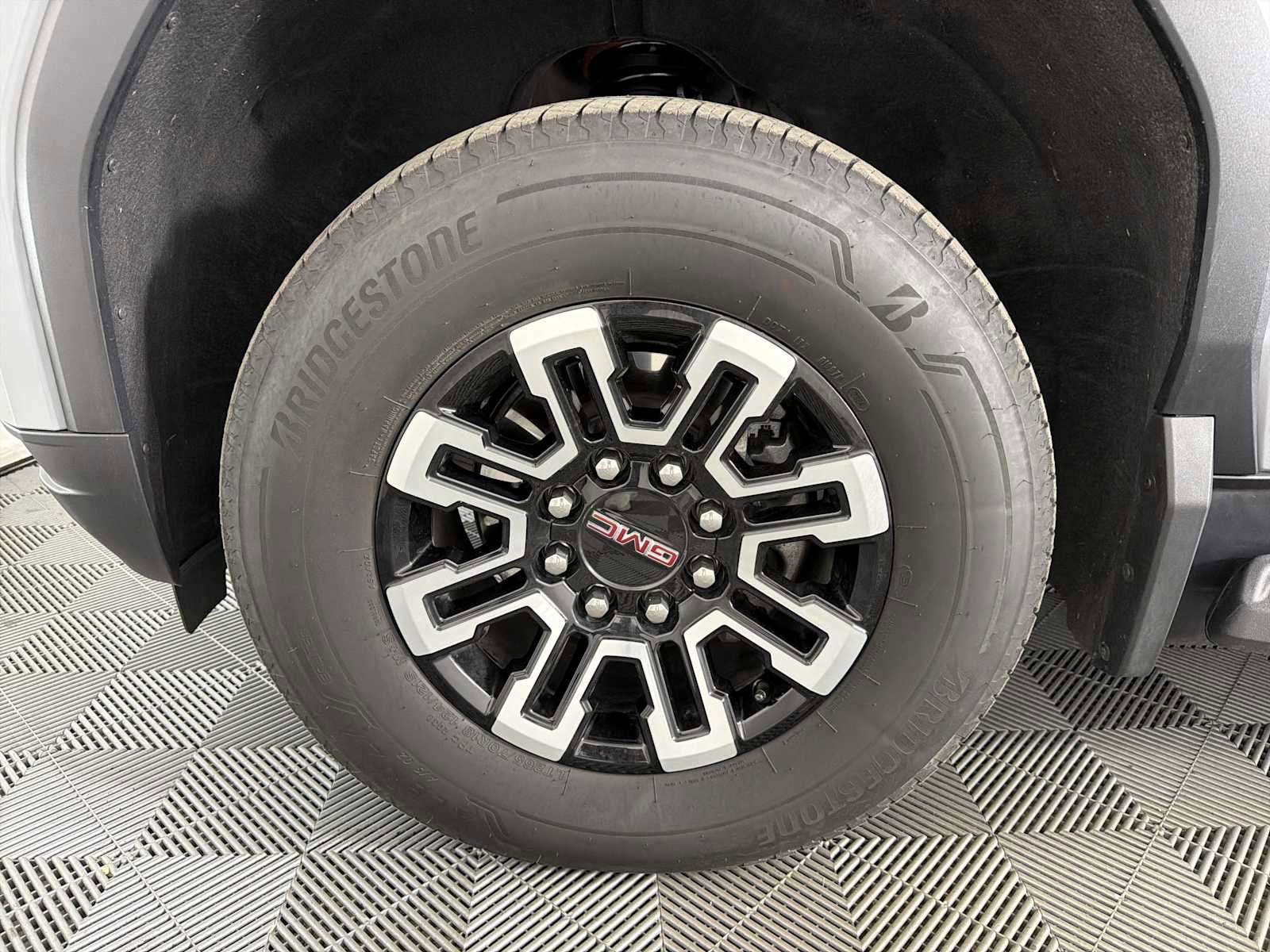 Used 2026 GMC Sierra EV Elevation AWD/4WD image 9