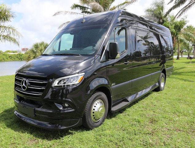 Used 2024 Mercedes-Benz Sprinter 3500 image 5