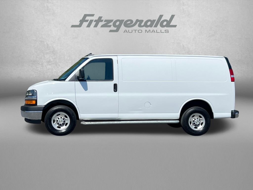Used 2024 Chevrolet Express 2500 w/ Driver Convenience Package RWD image 4