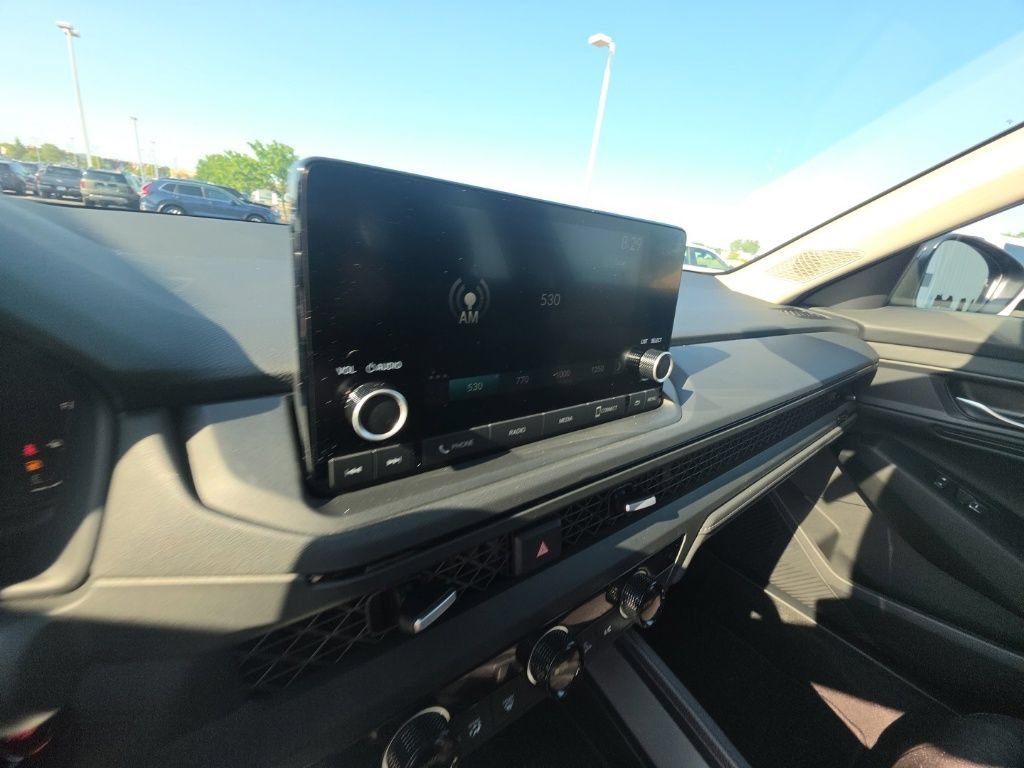 Used 2025 Honda Accord SE image 18
