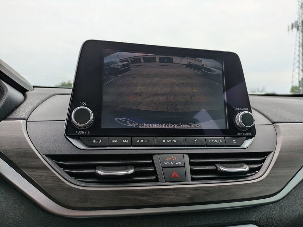 Used 2024 Nissan Altima 2.5 SV FWD image 19