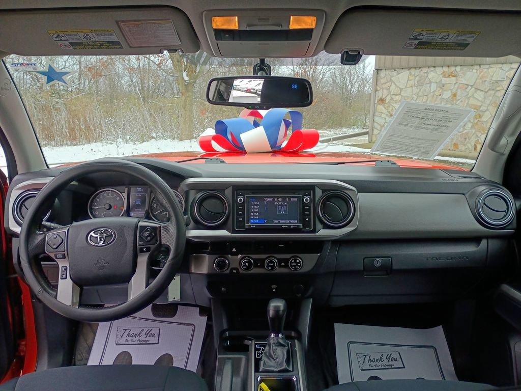Used 2016 Toyota Tacoma SR5 w/ SR5 Appearance Package (SN) image 16