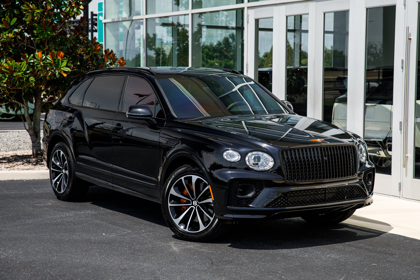 Certified 2023 Bentley Bentayga Extended Wheelbase AWD/4WD image 25