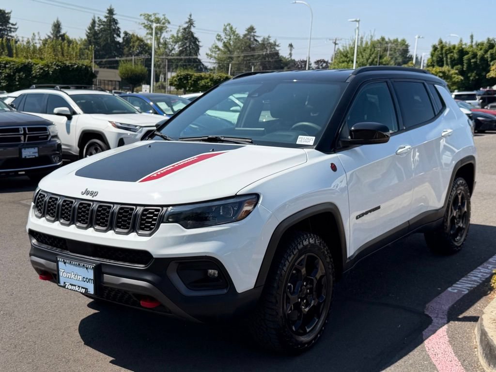 Used 2024 Jeep Compass Trailhawk w/ Trailhawk Elite Group AWD/4WD image 4