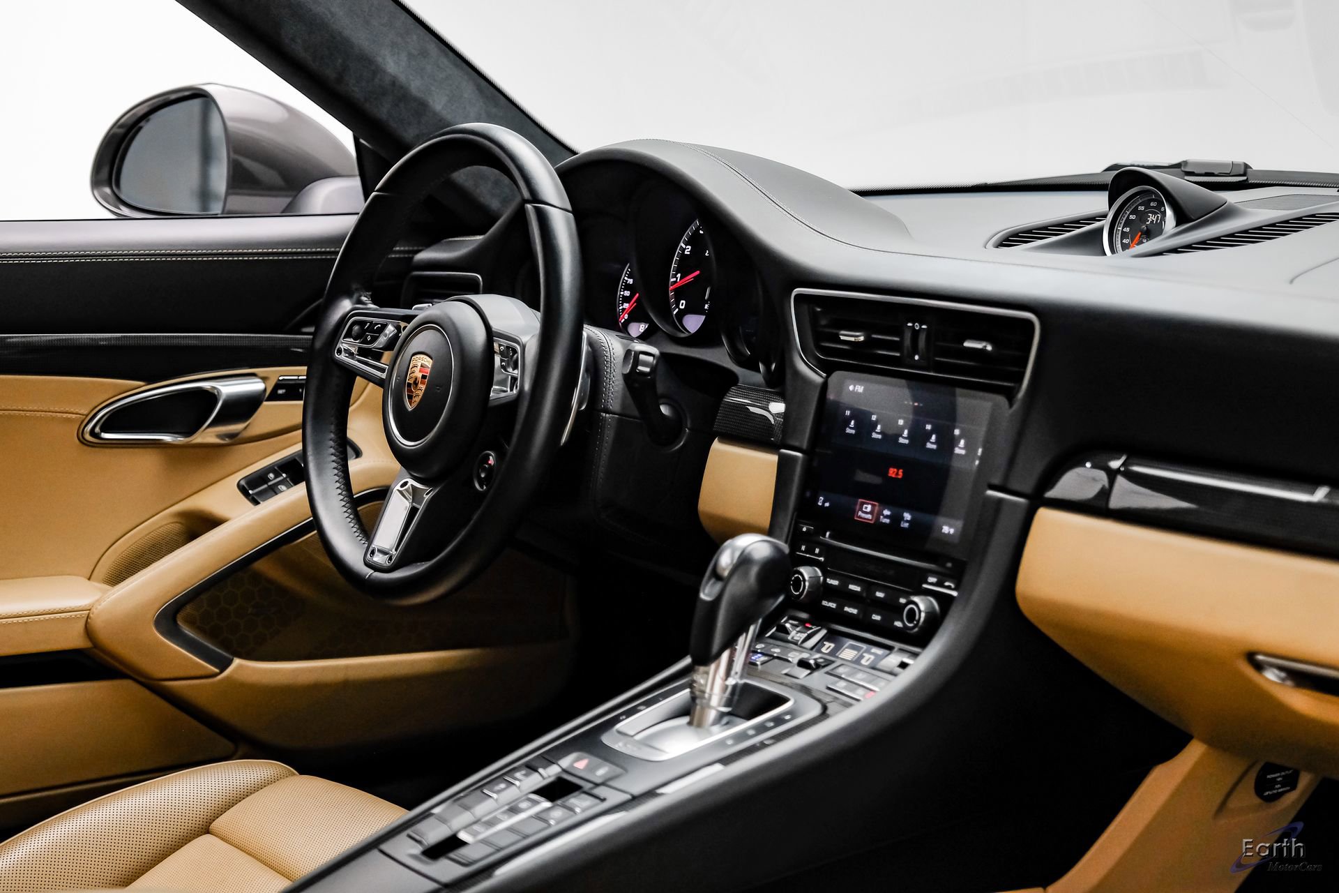 Used 2017 Porsche 911 Turbo image 47