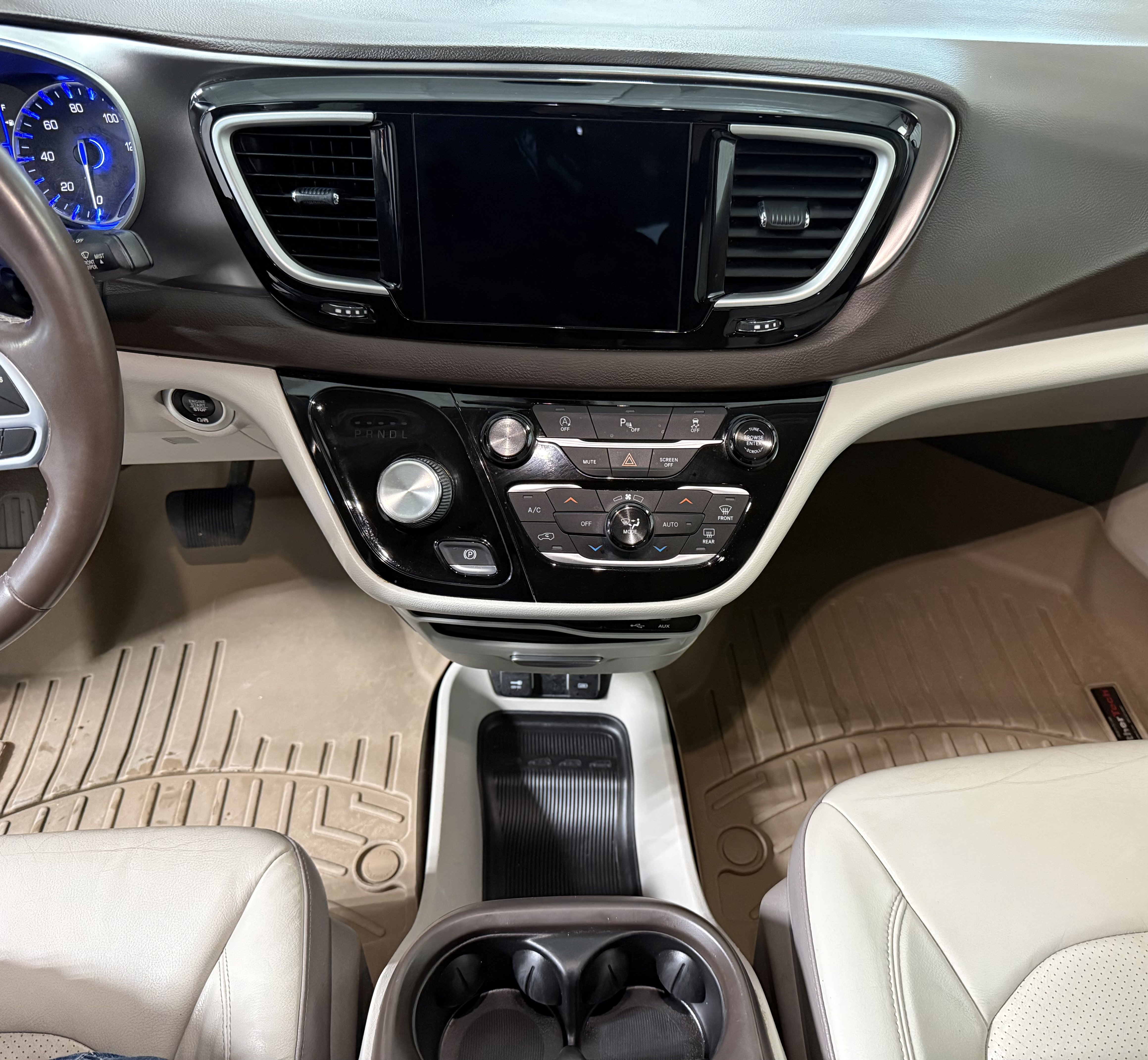 Used 2018 Chrysler Pacifica Touring-L FWD image 20