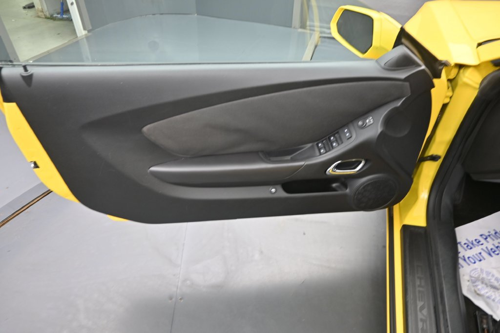 Used 2015 Chevrolet Camaro LT RWD image 14