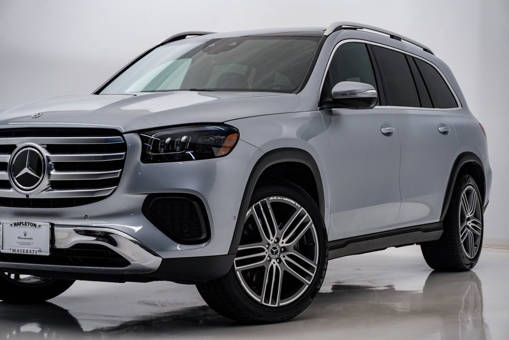 Used 2025 Mercedes-Benz GLS 450 4MATIC image 2
