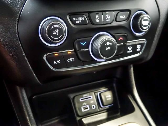 Used 2016 Jeep Cherokee Sport w/ Cold Weather Group FWD image 22