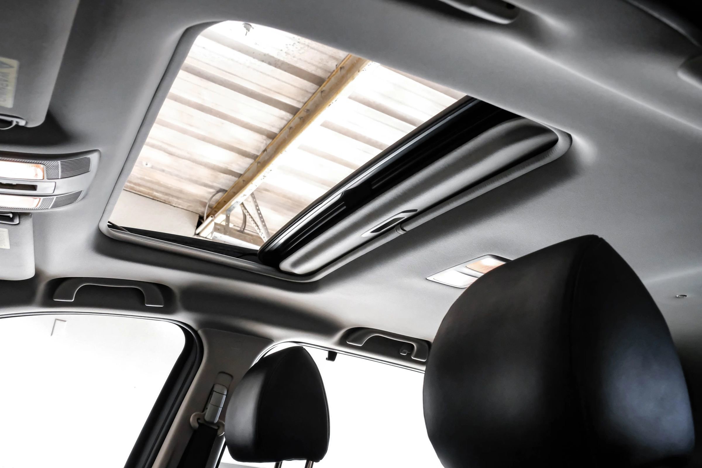 Used 2018 MAZDA CX-9 Touring w/ Touring Premium Package image 4