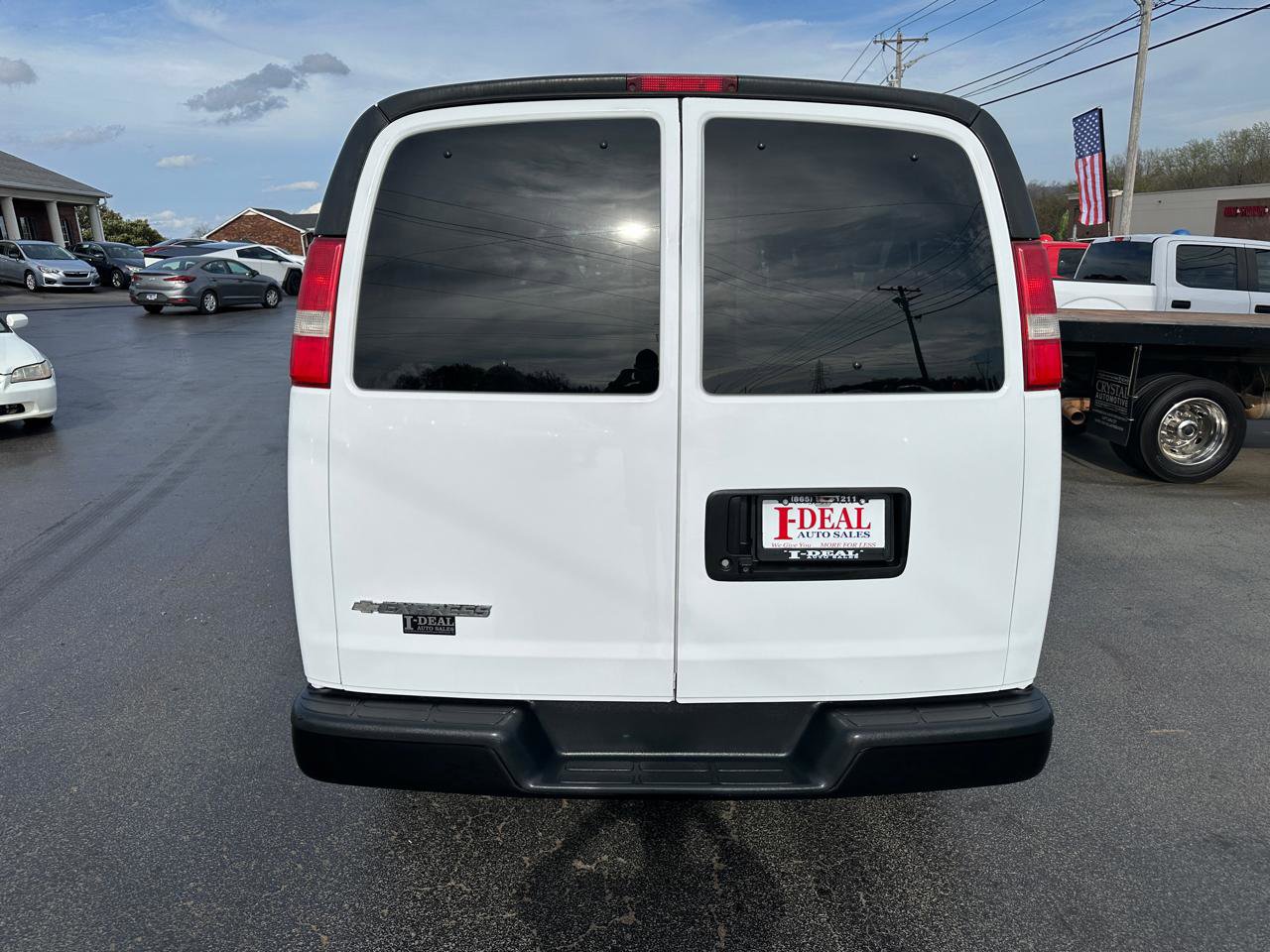 Used 2019 Chevrolet Express 3500 LS image 3