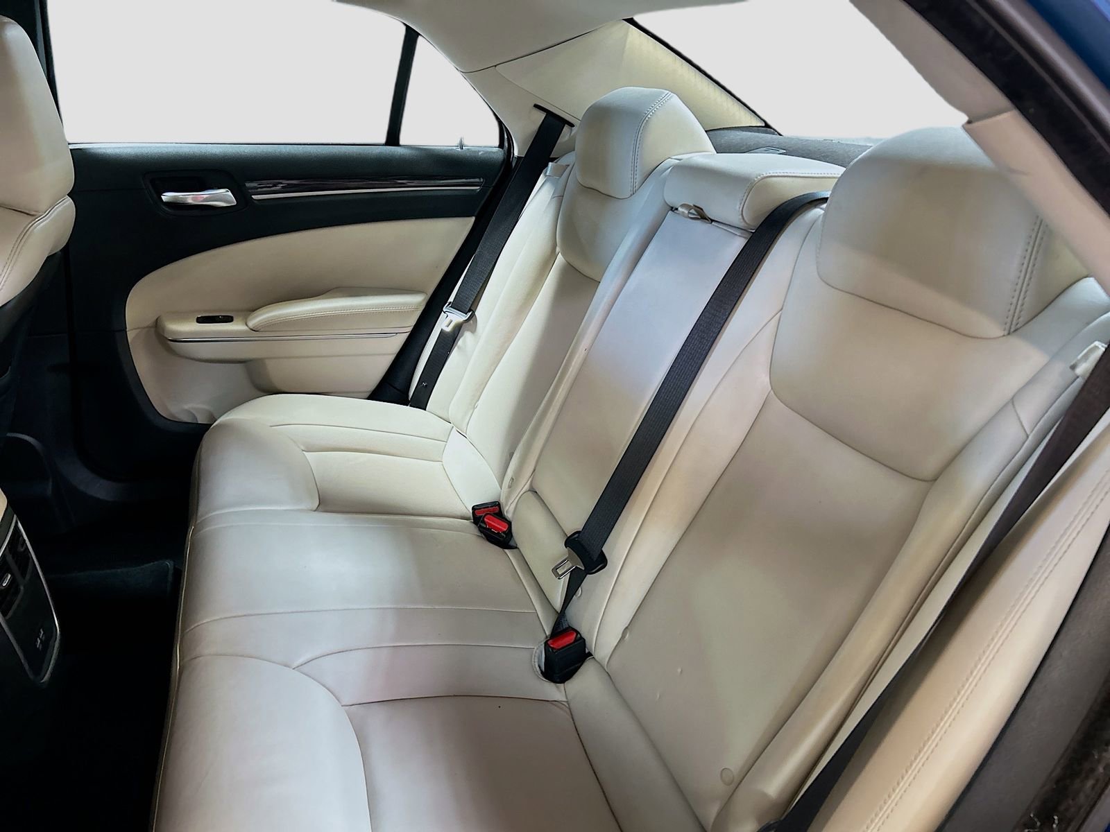 Used 2022 Chrysler 300 Touring L image 22