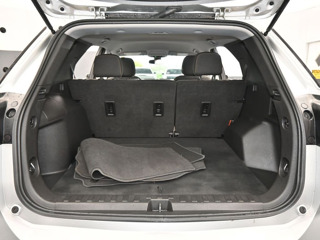 Used 2021 Chevrolet Equinox LT FWD image 36