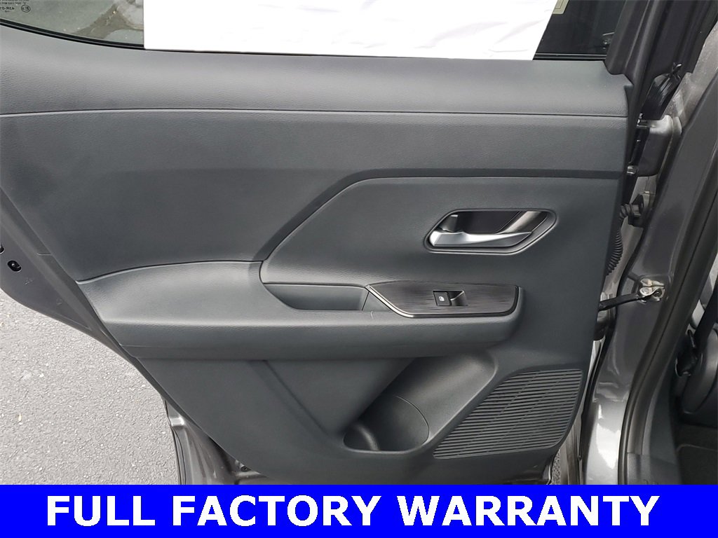 Used 2025 Nissan Kicks SV w/ SV Premium Package image 8