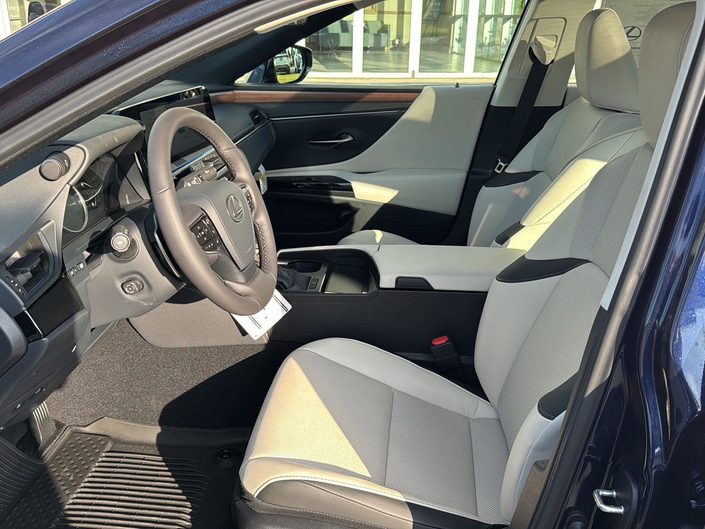 New 2025 Lexus ES 350 w/ Premium Package image 7