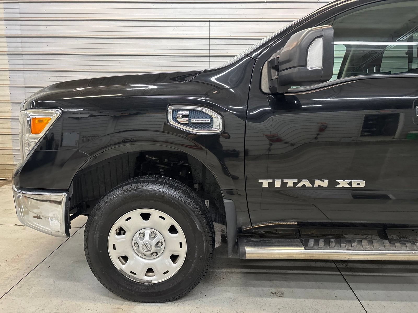 Used 2017 Nissan Titan SV AWD/4WD image 4