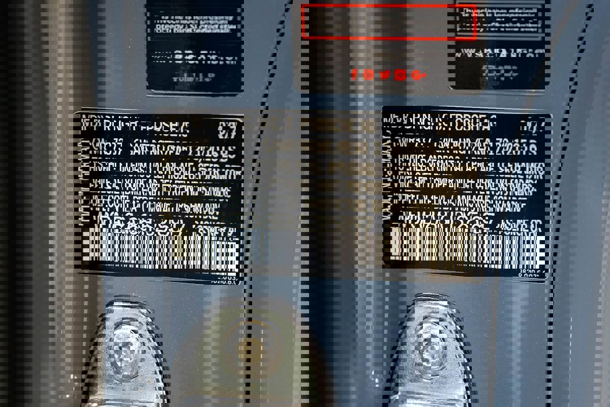 Used 2017 Porsche 718 Cayman S w/ Sport Chrono Package image 42