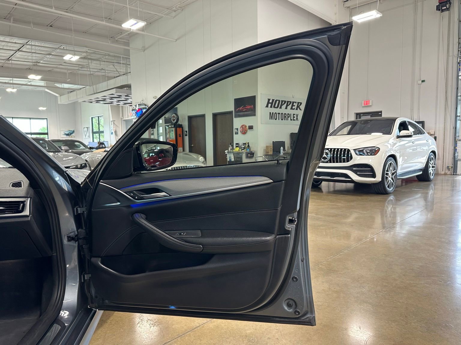 Used 2018 BMW 530i w/ M Sport Package RWD image 35