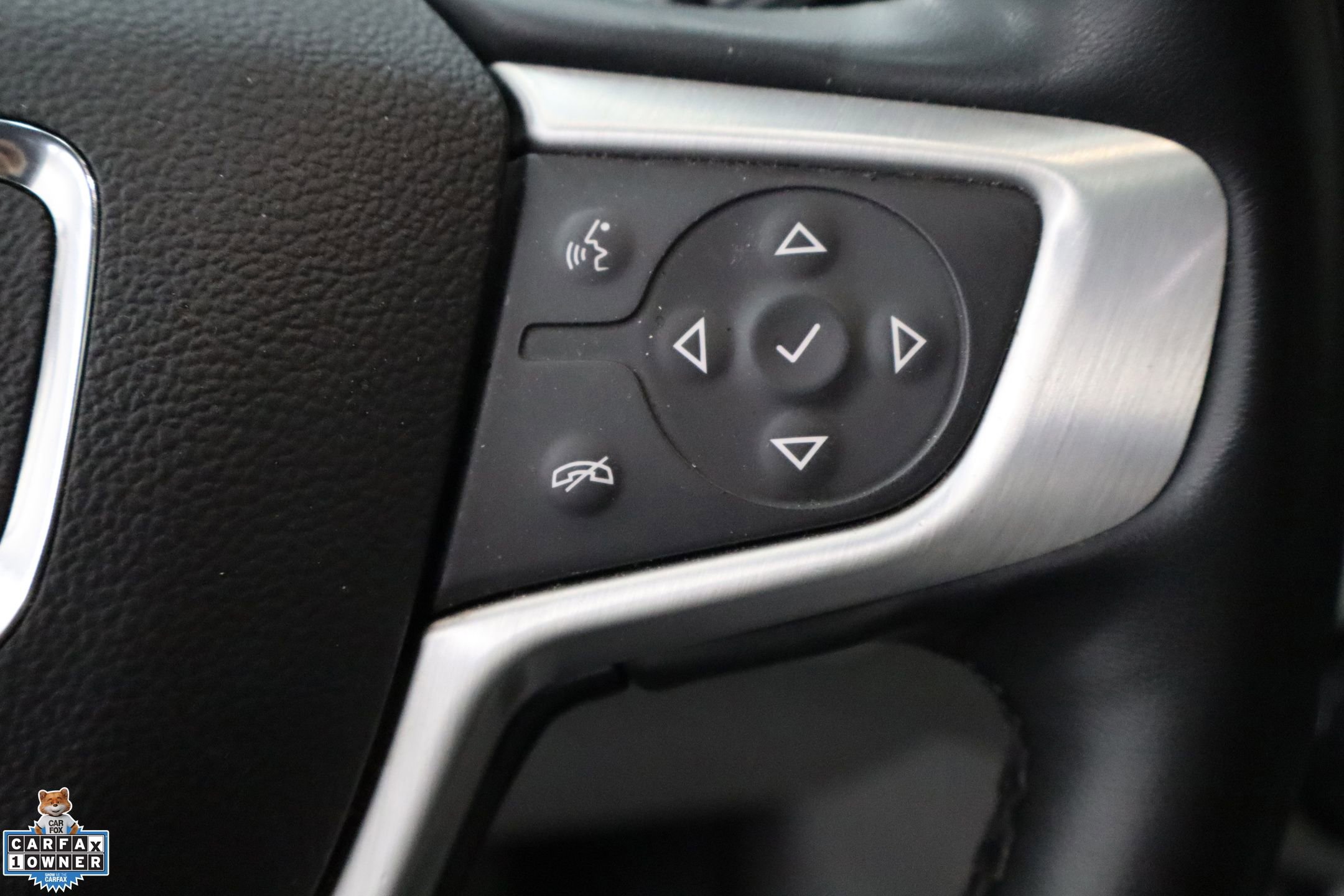 Used 2024 GMC Terrain SLT image 18